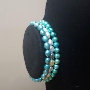 Set of 3 dyed genuine cultured pearl stretch bracelets